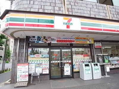 Convenience store. 250m to a convenience store (convenience store)