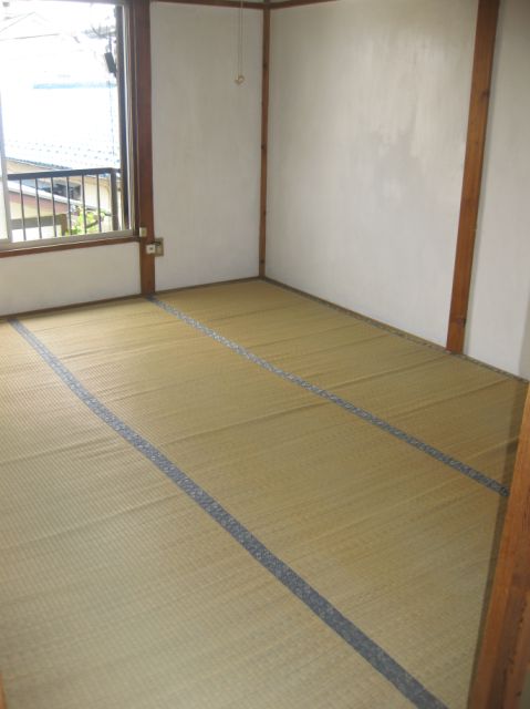 Living and room. 6 is a Pledge of Japanese-style room.