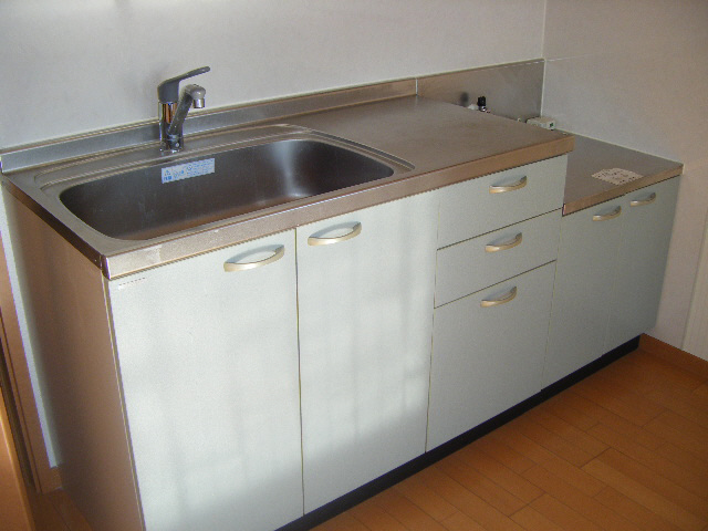 Kitchen. Gas stove can be installed.