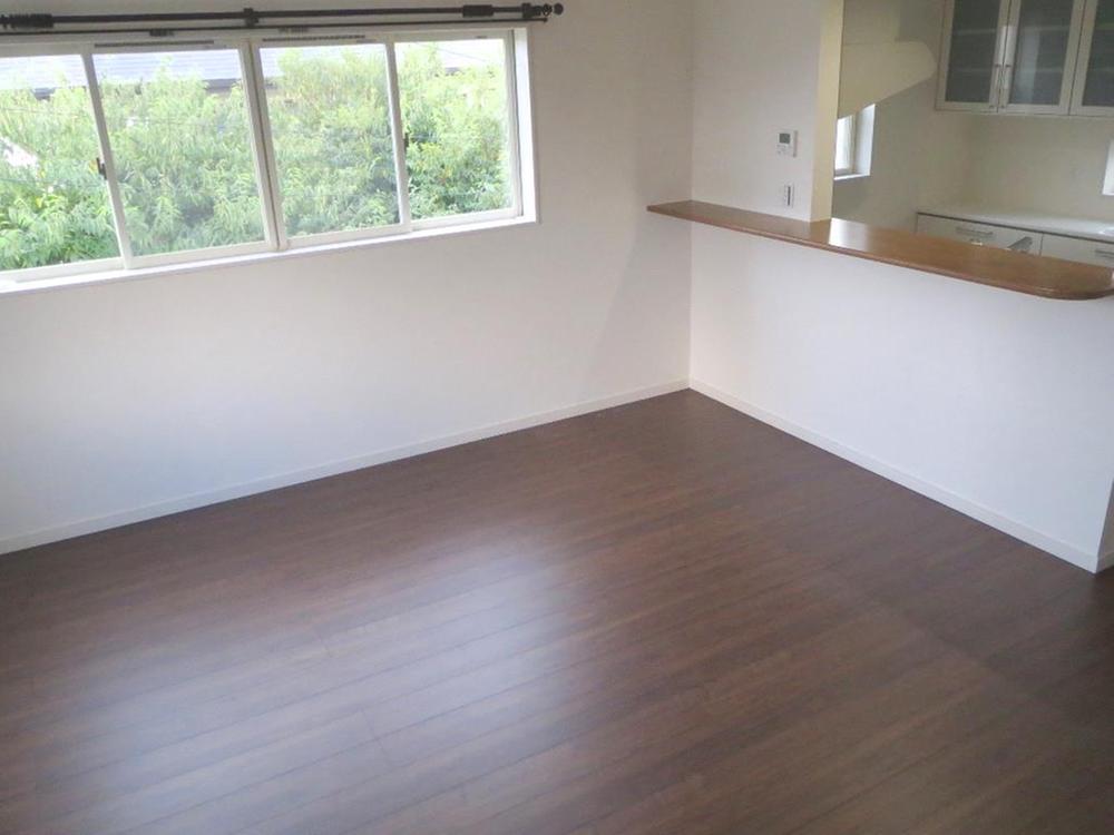 Same specifications photos (living). (1 Building) same specification