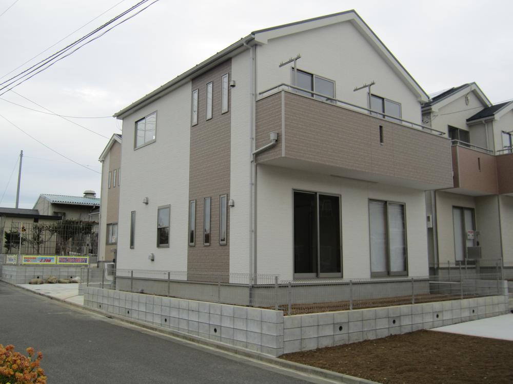 Local appearance photo. Local (11 May 2013) Shooting