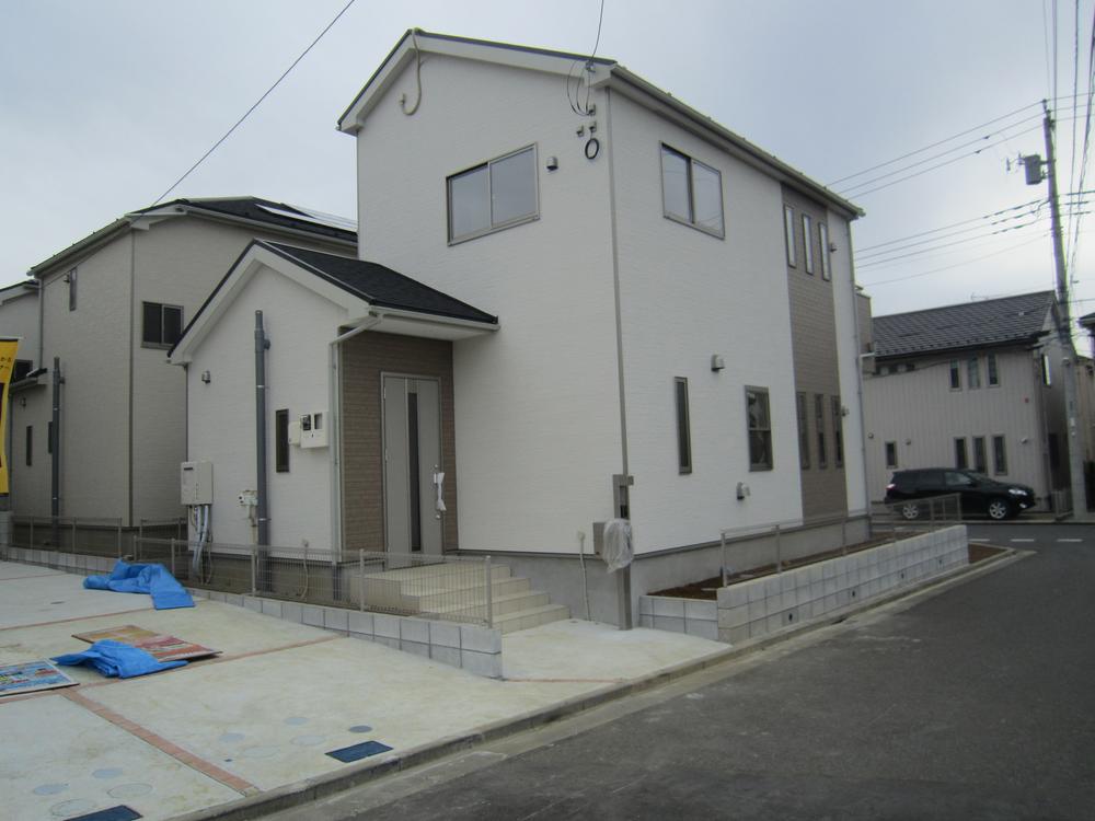 Local appearance photo. Local (11 May 2013) Shooting