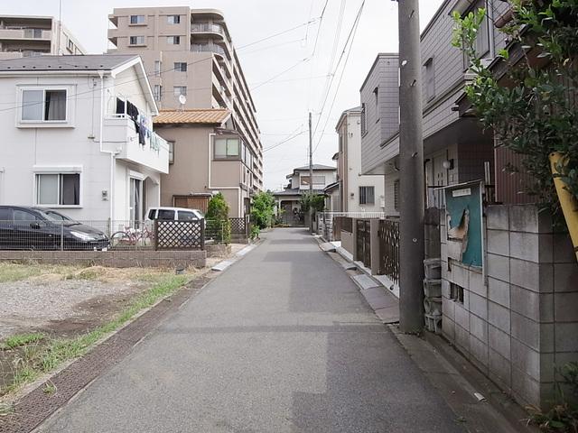 Local land photo. A quiet residential area