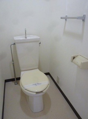 Toilet. Is an image of the other rooms