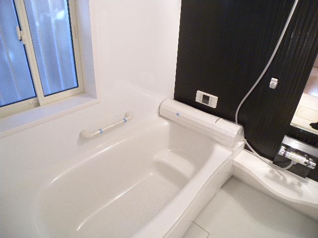 Bathroom. Local (12 May 2013) Shooting