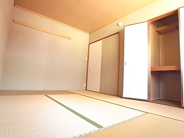 Other room space. Japanese-style room is the heart of the Japanese. . 