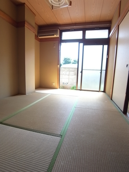 Living and room. It will very calm is Japanese-style room!