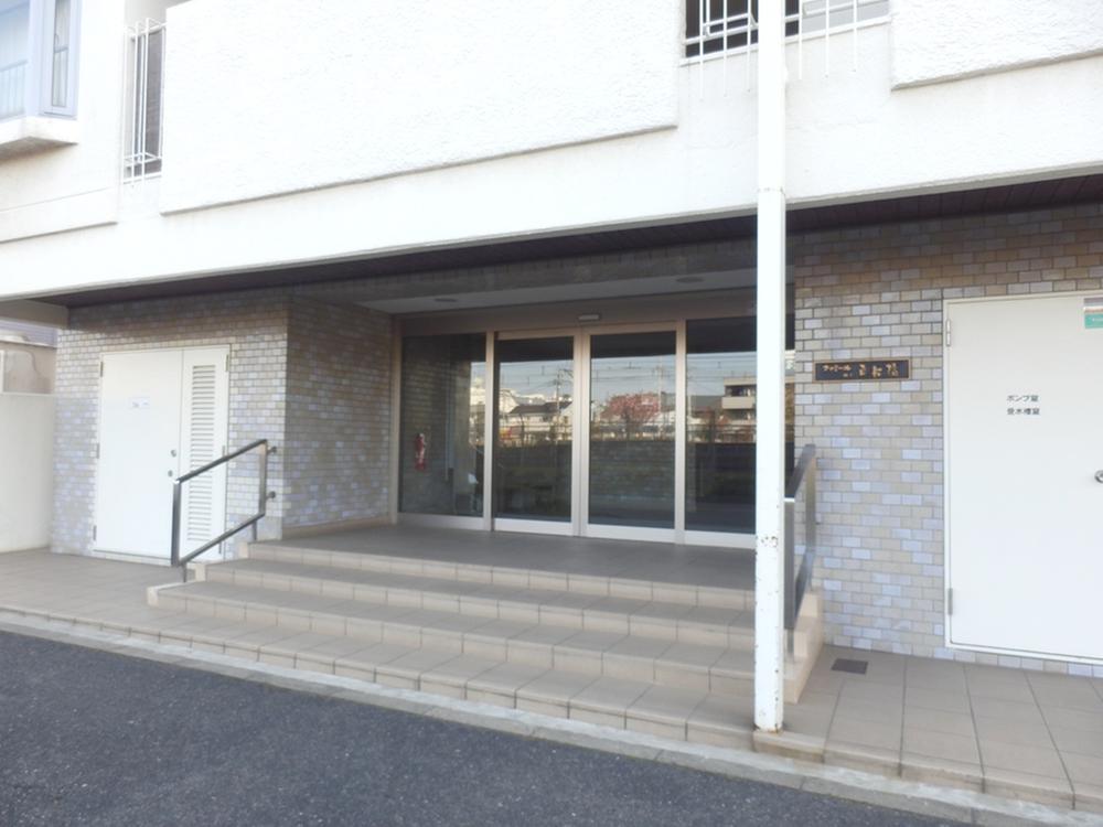 Entrance. Common areas