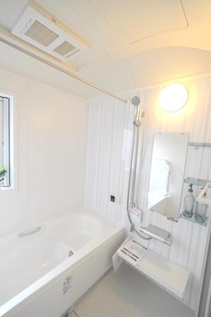 Other Equipment. W = 900 Vanity three-sided mirror type