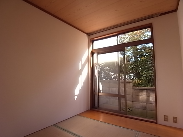 Other. Tatami will be replaced before occupancy.