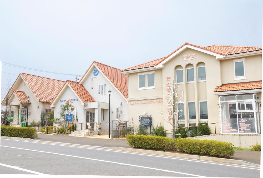 Hospital. Until the Medical Mall 70m "Taiyo Children Clinic (about 60m).", "Chitose clinic (about 70m).", "Shimane Internal Medicine Clinic (about 70m)" and medical facilities also familiar.