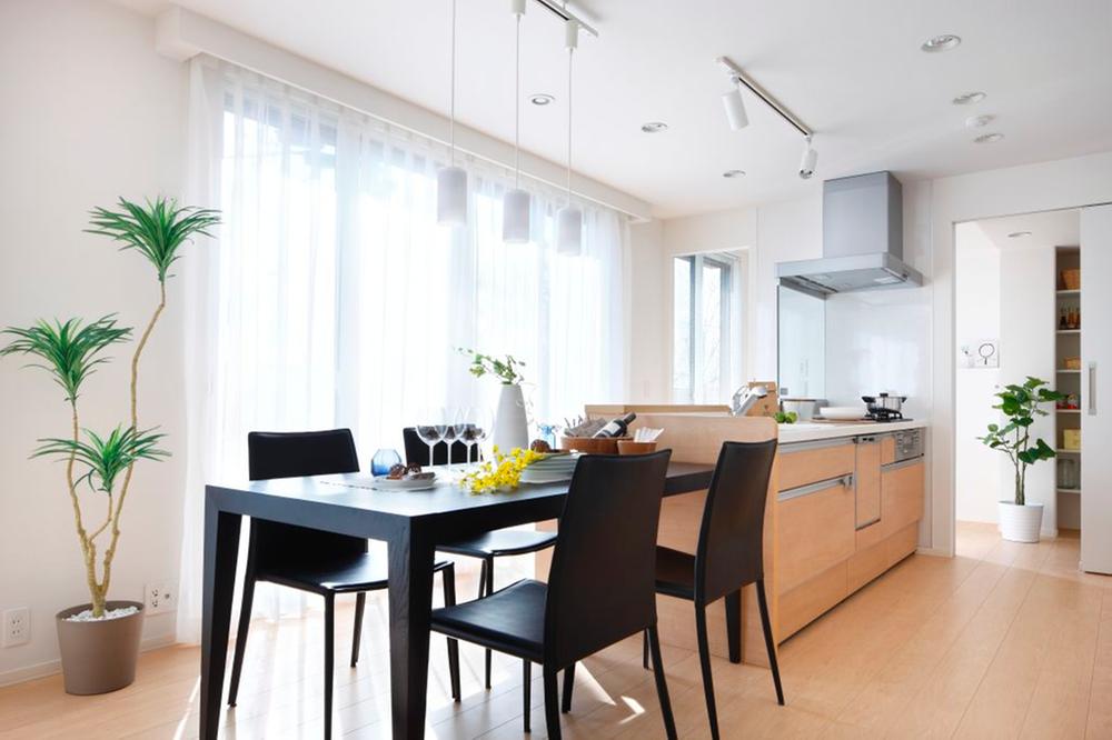 Same specifications photo (kitchen). Kitchen to foster exchanges of family (same specifications photo)