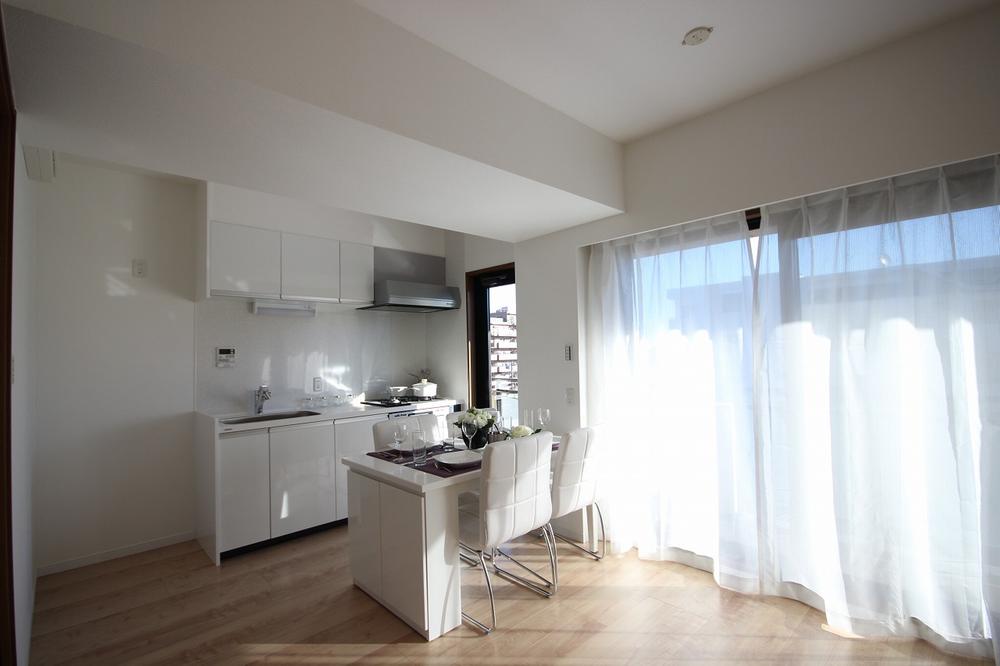 Kitchen. In the kitchen with a back door, In a bright space, You can cook