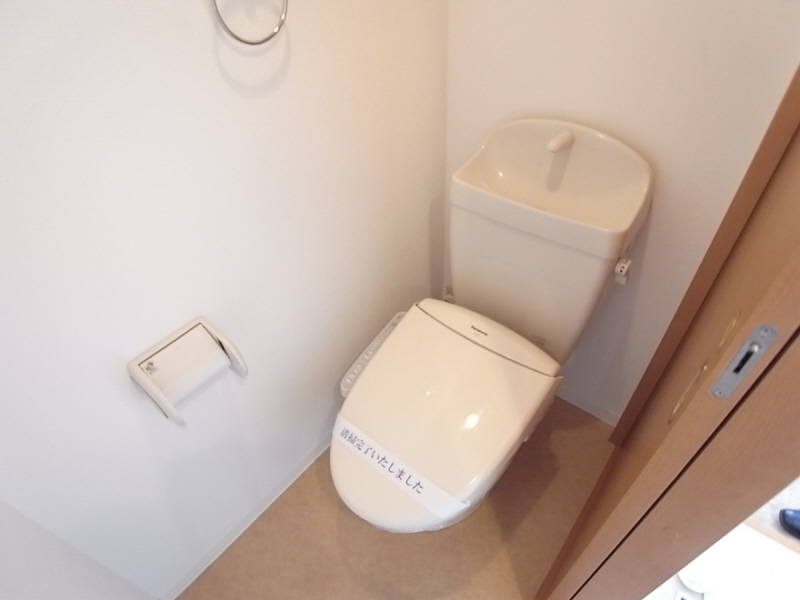 Toilet. Comfortable toilet with warm water washing toilet seat ☆ Very hygienic! !