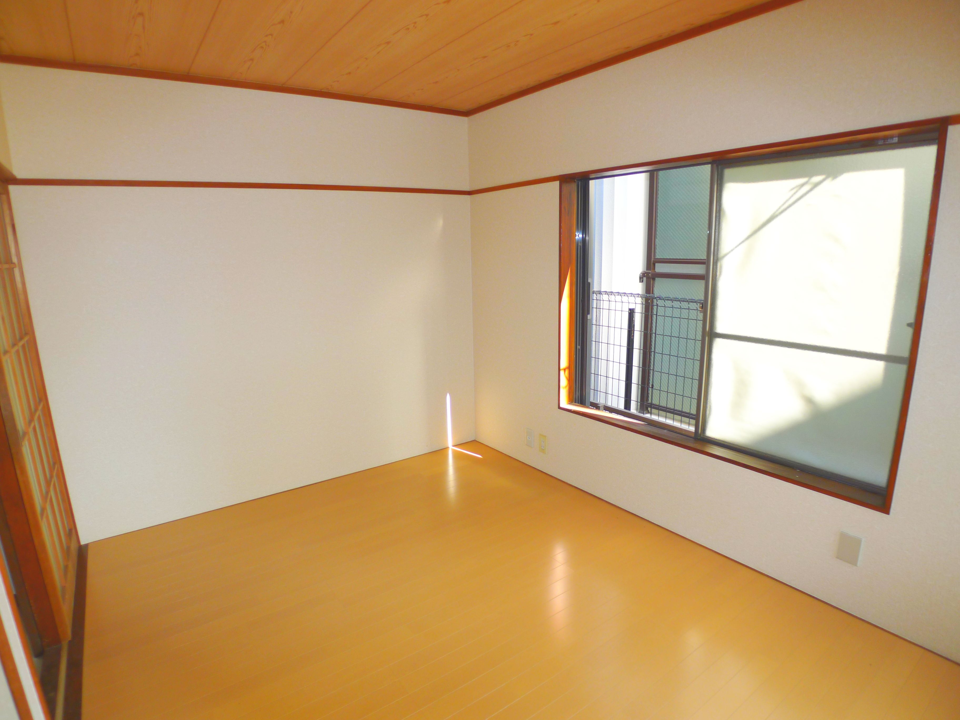 Living and room.  ☆ Able If brokerage commissions 0.525-month ☆