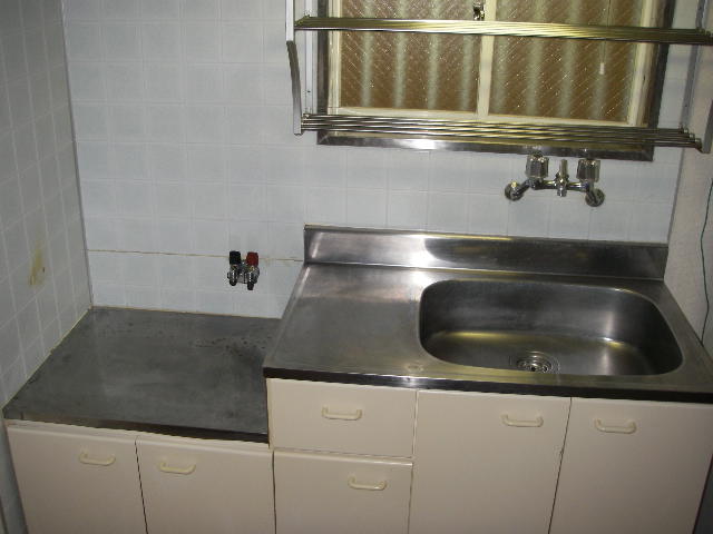 Kitchen. Gas stove installation Allowed