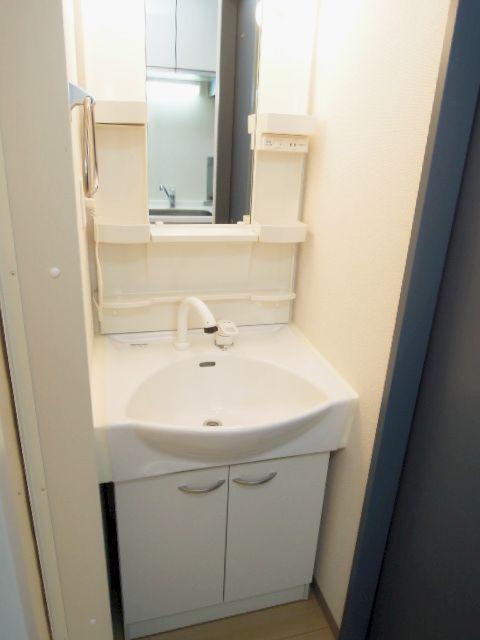 Washroom. Effortlessly morning preparation, Shampoo dresser equipment