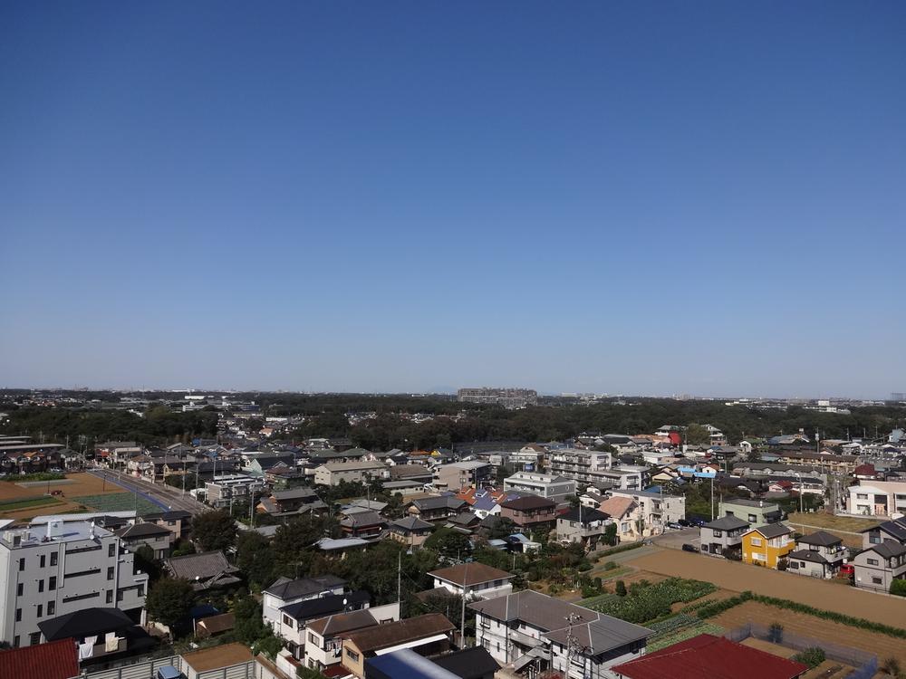 View photos from the dwelling unit. View from the site (November 2013) Shooting