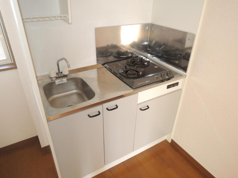 Kitchen. 2-neck with gas stove