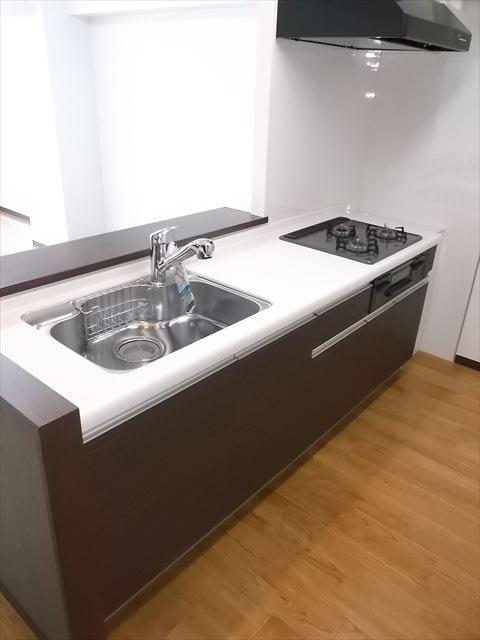 Kitchen. Local (10 May 2013) Shooting