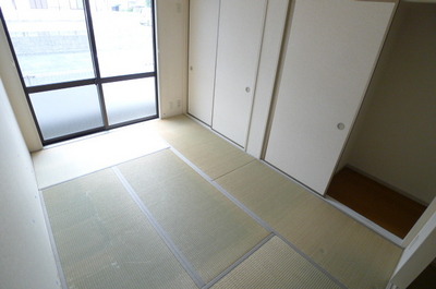 Living and room. Japanese-style room 6 quires