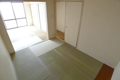 Living and room. Japanese-style room 4.5 Pledge