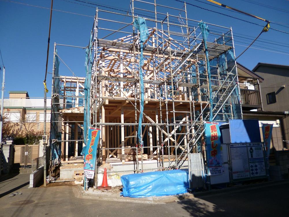 Local photos, including front road. Local (12 May 2013) Shooting