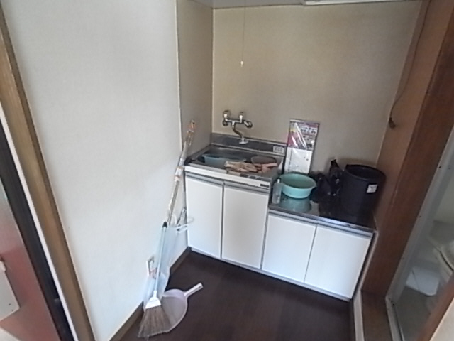 Kitchen. now, It will be decorated in the renovation (since pre-cleaning there is a baggage