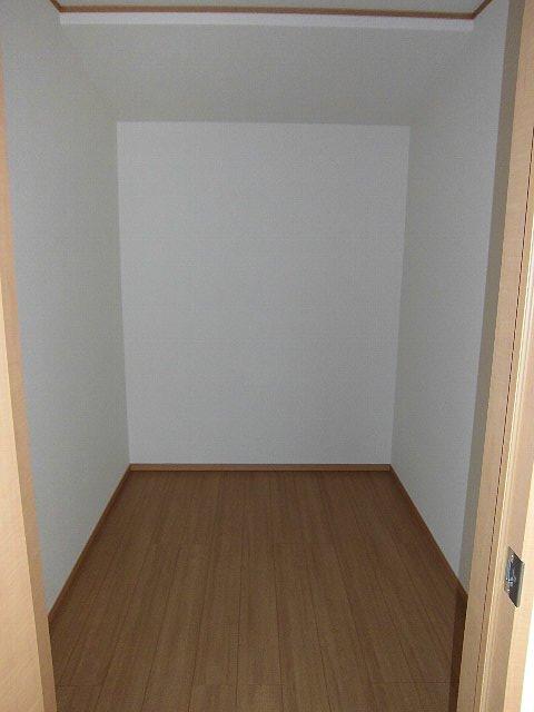 Receipt. Second floor 8 tatami Western-style walk-in closet