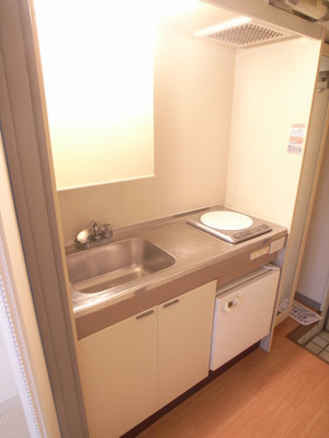 Kitchen. Convenient IH with cooking heater! 