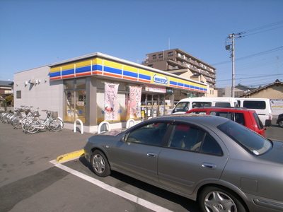 Convenience store. MINISTOP up (convenience store) 122m