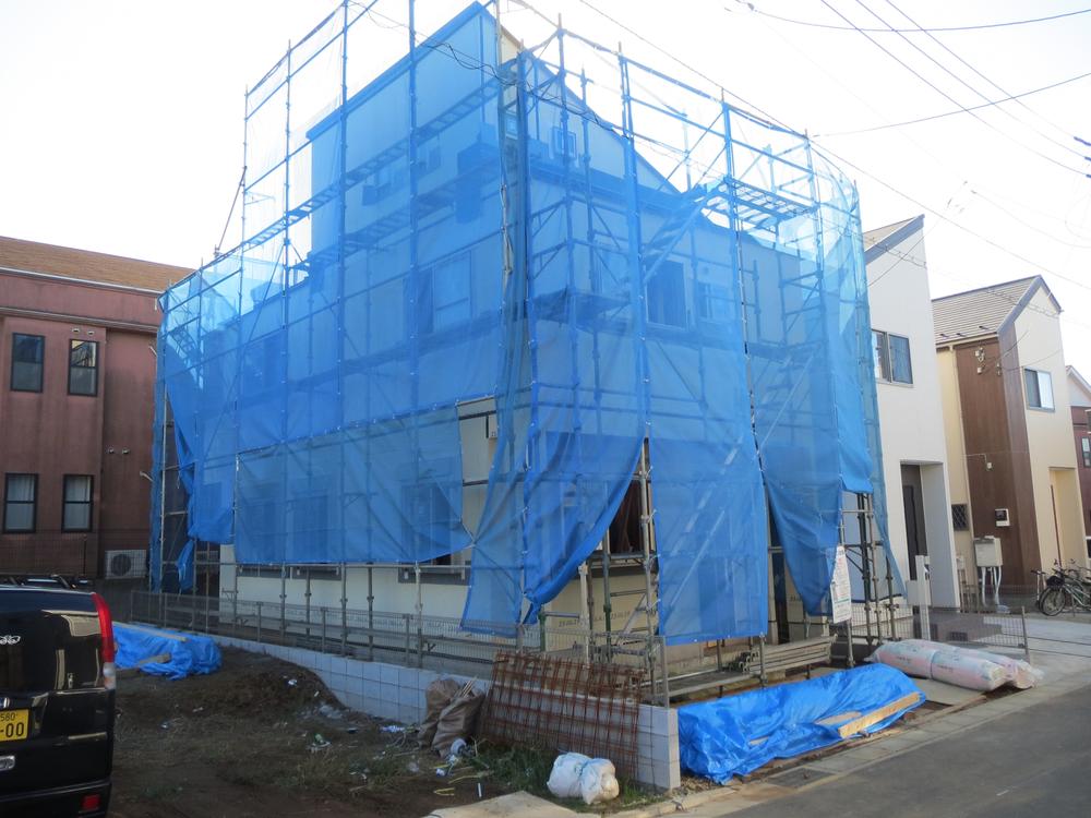 Local appearance photo. Local (10 May 2013) Shooting