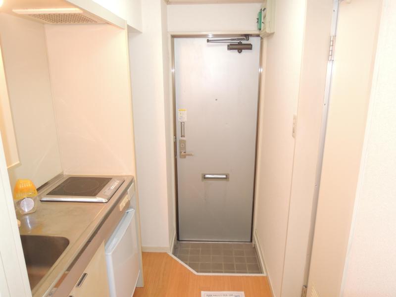 Other room space. Also spacious around the kitchen