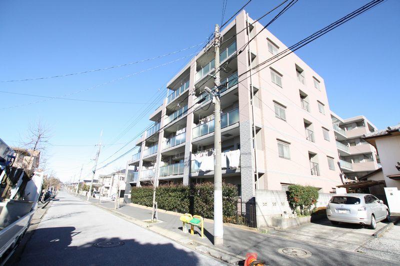 Local appearance photo. 2 line 3 station available