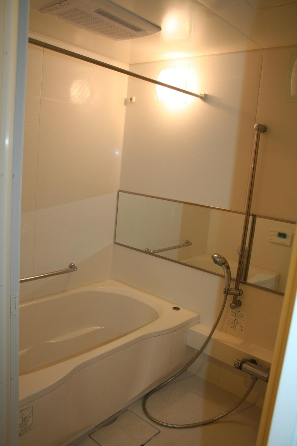 Bathroom. Indoor (11 May 2013) Shooting