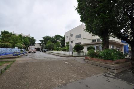 Primary school. Narashinodai 720m until the first elementary school