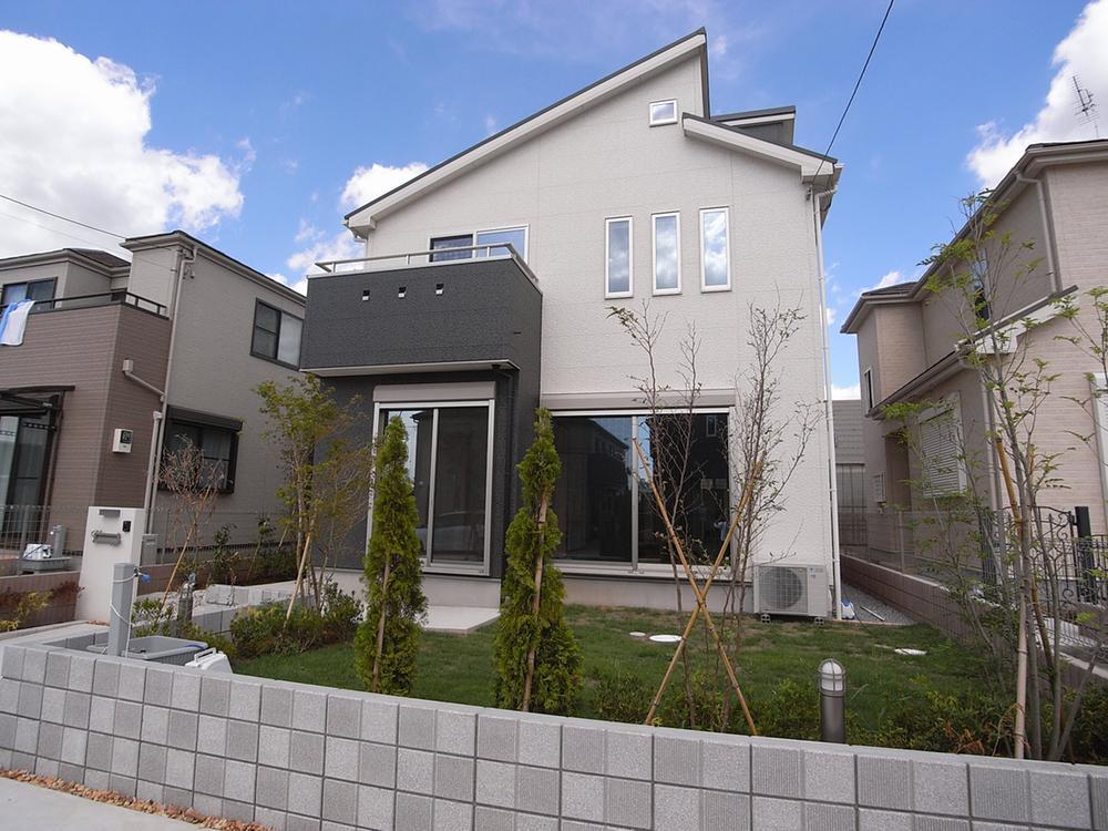 Building plan example (exterior photos). Building plan example  Building price 14 million yen, Building area 92.57 sq m