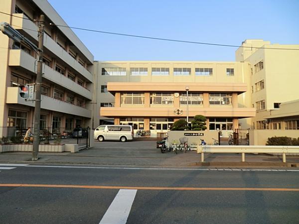 Primary school. Yakigaya 30m to elementary school