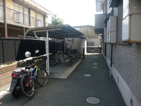 Other common areas. There are bicycle parking lot with a roof ☆