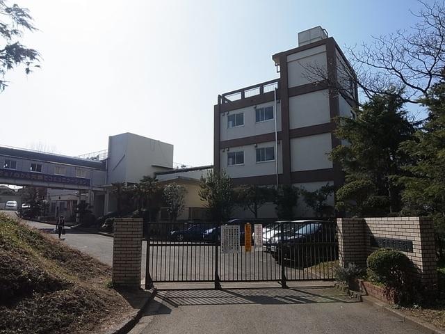 Junior high school. 590m Funabashi Municipal Maehara to Funabashi City Maehara junior high 590m walk 8 minutes