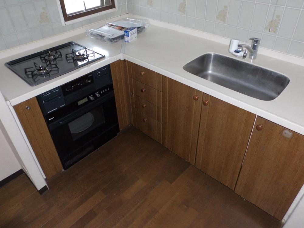 Kitchen. Room (May 2013) Shooting