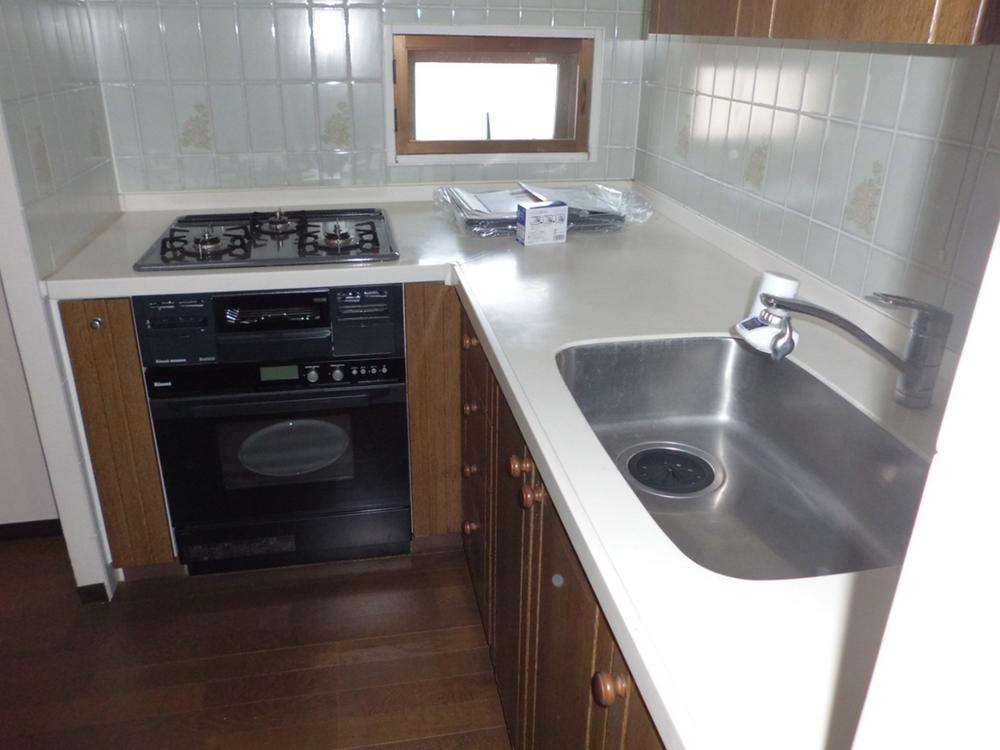 Kitchen. Room (May 2013) Shooting