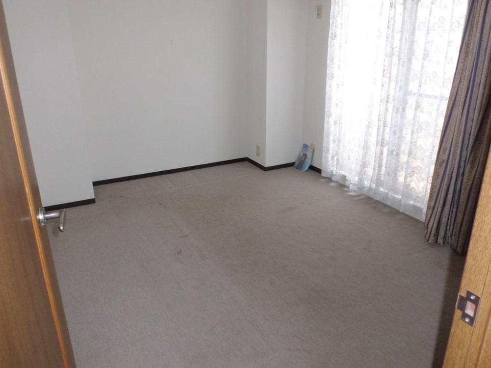 Non-living room. Room (May 2013) Shooting