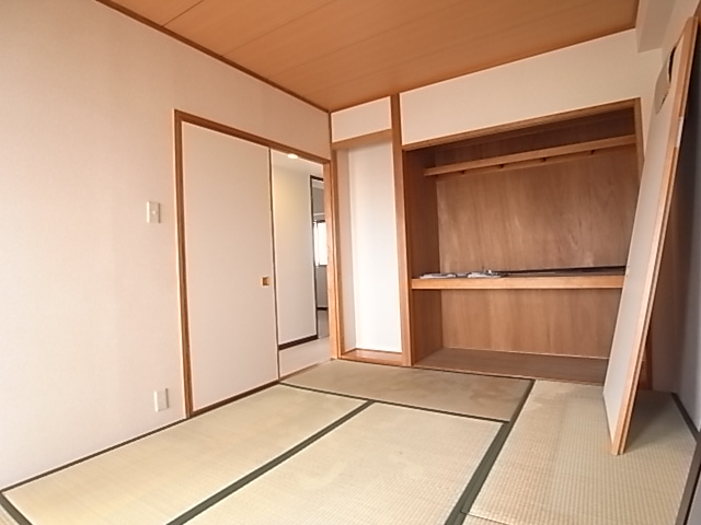 Other room space. Japanese-style room.