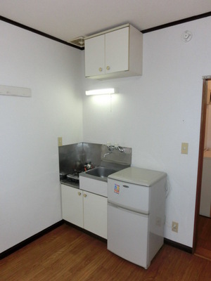 Kitchen. Stove can be installed