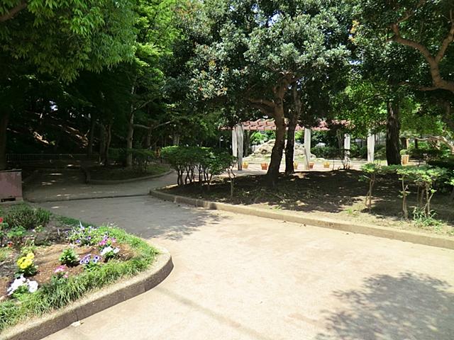 park. 1120m to Takinoi park