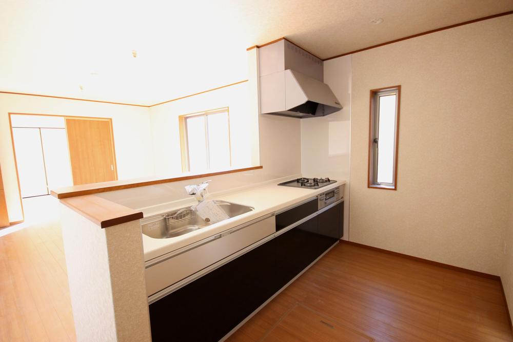 Kitchen. A feeling of opening, Face-to-face system Kitchen