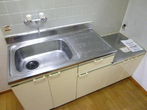 Kitchen. Spacious kitchen with two-burner stove is put