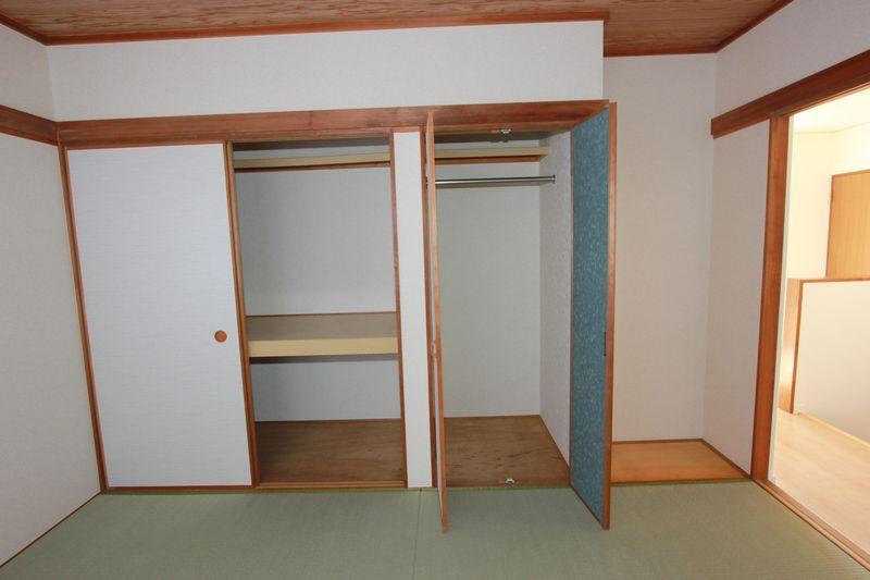 Non-living room. 2F Japanese-style storage