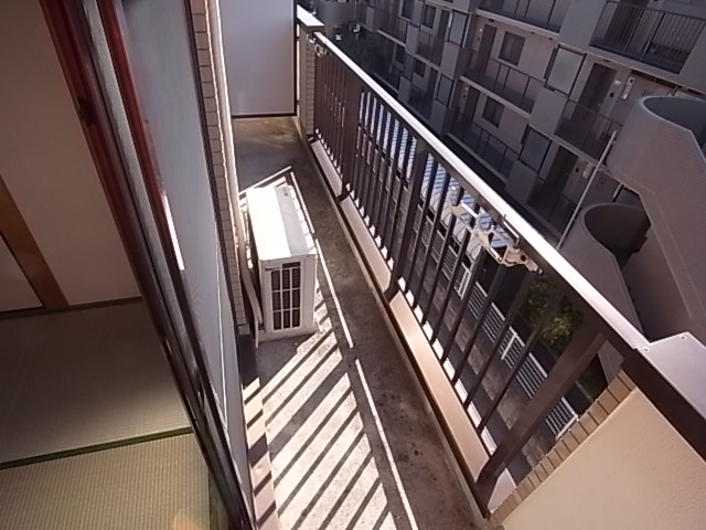 Balcony. It is only this wide balcony if washing clothes unlimited.